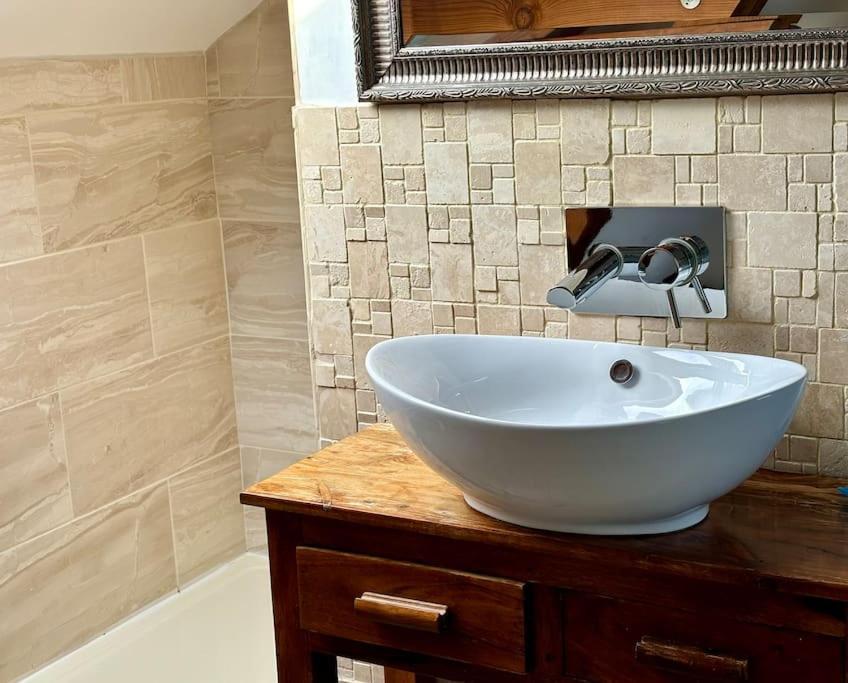 Little Bream - Pretty Cosy Cottage, Sea Views, Walk To The Beach Mawnan Smith Exteriér fotografie