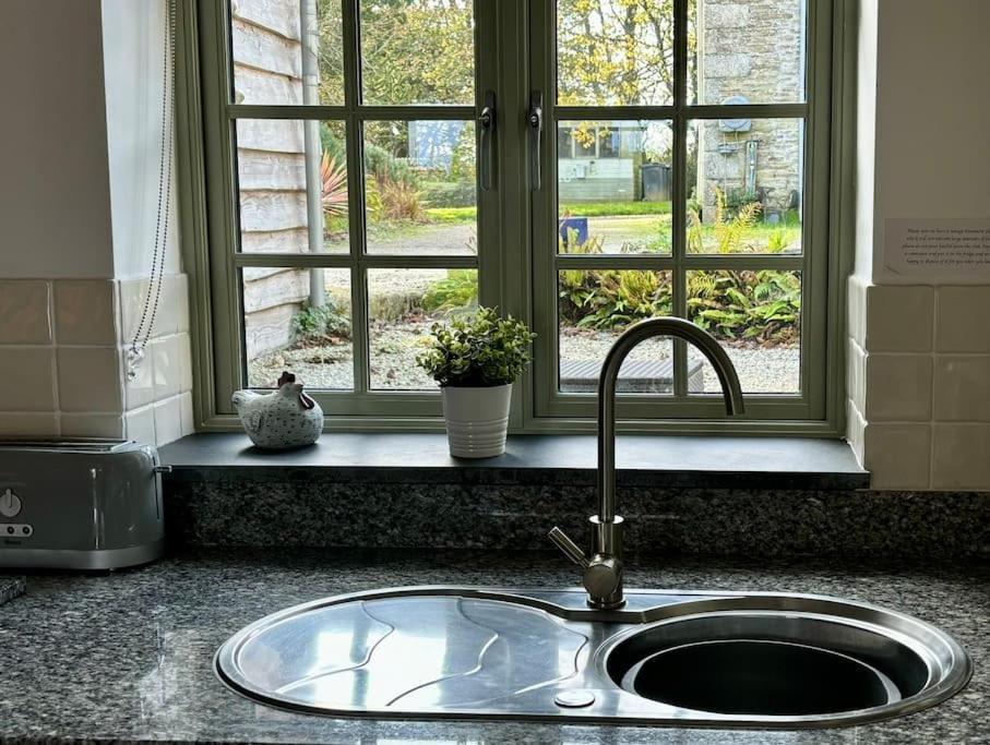 Little Bream - Pretty Cosy Cottage, Sea Views, Walk To The Beach Mawnan Smith Exteriér fotografie